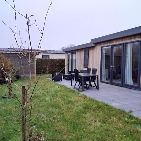 Luxe 5 Persoons Bungalow Op Rustig Vakantiepark Nabij Leeuwarden Dronrijp Eksteriør billede