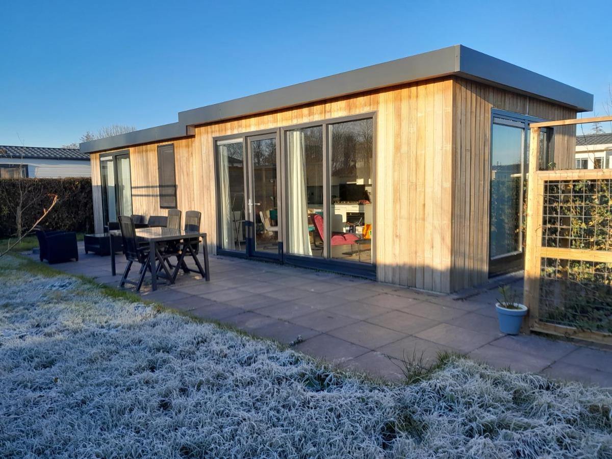 Luxe 5 Persoons Bungalow Op Rustig Vakantiepark Nabij Leeuwarden Dronrijp Eksteriør billede