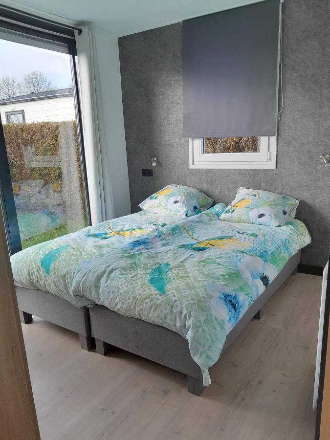 Luxe 5 Persoons Bungalow Op Rustig Vakantiepark Nabij Leeuwarden Dronrijp Eksteriør billede