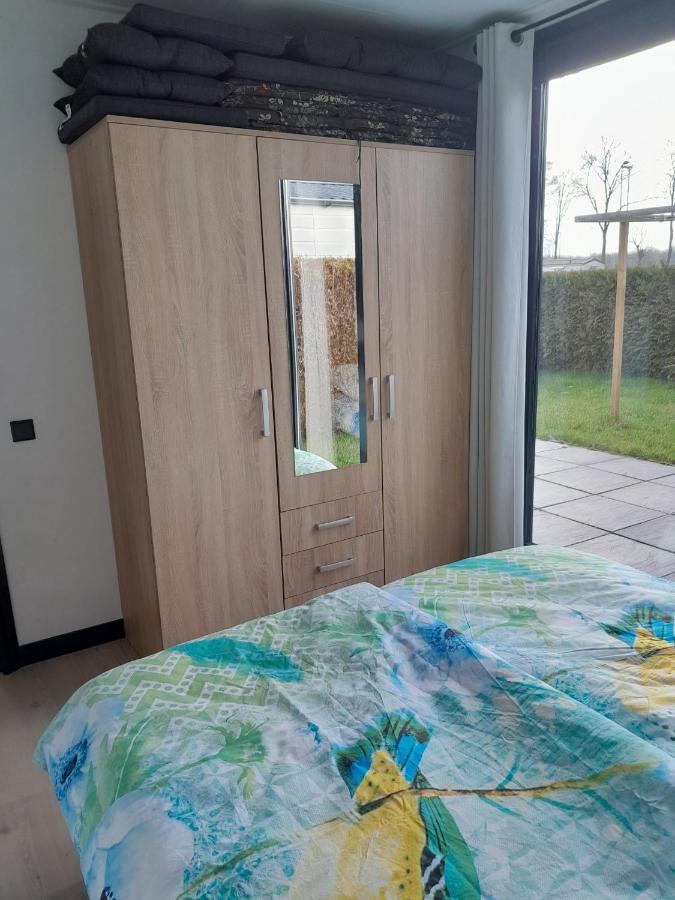Luxe 5 Persoons Bungalow Op Rustig Vakantiepark Nabij Leeuwarden Dronrijp Eksteriør billede